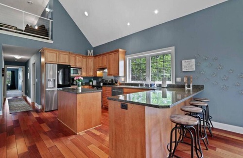 Brewers Hill Condo | Brewers Hill Belle, 2 bed + Loft & balcony
