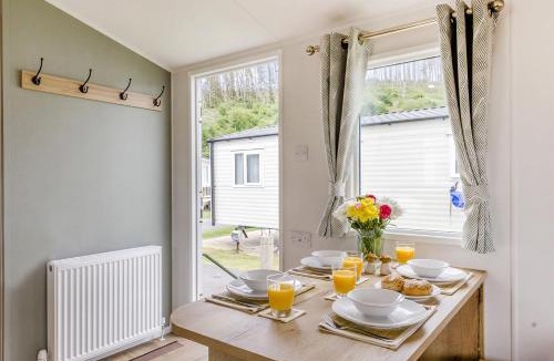 Hopton Resort | Breydon Water