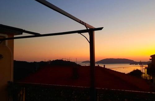 Pitelli Apartment | "Brezza Marina" con terrazza vista mare
