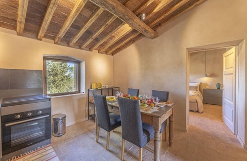 Suvereto Apartment | Brezza: Panoramic Farmhouse Apt with Pool & 2 Double Bedrooms