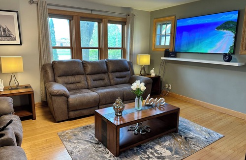 Manitowoc House | Brick Vacation House On Waldo Blvd w/Heated Garage, BBQ, Fire Pit