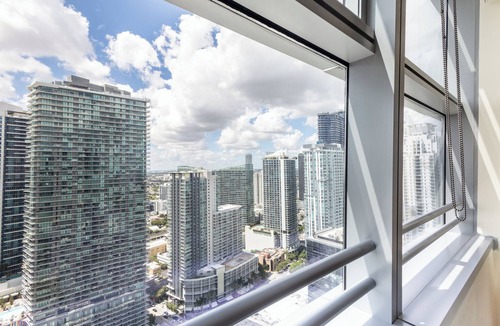Brickell Apartment | Brickell Arch Apartment City Views & Free Parking by Palermo Home Miami
