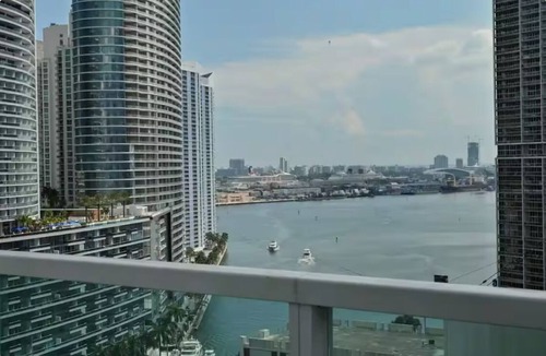 Brickell Condo | Brickell River LOFT/parking & 12 min to South Beach