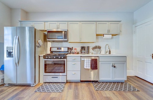 Stroudsburg Apartment | BrickStone Supreme Lodge -near Main St-B