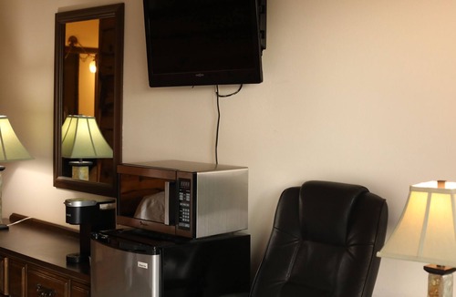 Tomahawk Hotel | Bridge Inn Motel