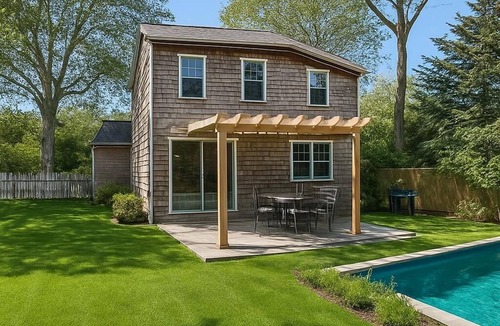 Bridgehampton House | Bridgehampton Classic Shingle 3BR Fireplace Close to All, Beach & Town Center