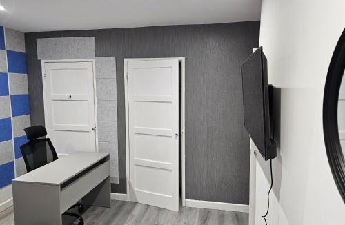 Whitehaven House | Bridgepay Modern 4 bedroom House in Cumbria - Whitehaven - Free Parking