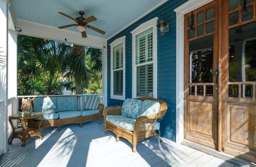 Cedar Key House | Bridges Cottage - Vintage in Heart of Cedar Key!