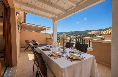 Castelsardo Historic Centre Apartment | Brigata House-Luxury 2 bed apartment with sea views, close to sea and shops,wifi