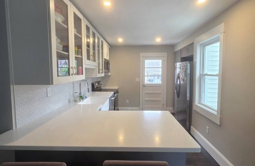 Norwood Apartment | Bright 1 bdrm Norwood apartment near Xavier Factory 52 and Downtown Cincinnati