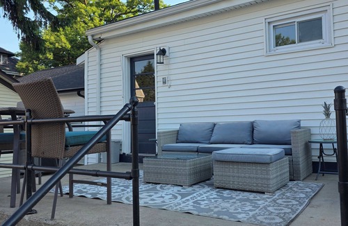 Norwood Apartment | Bright 1 bdrm Norwood apartment near Xavier Factory 52 and Downtown Cincinnati