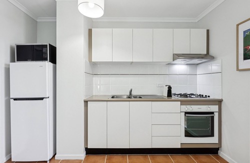 Fortitude Valley Apartment | Bright 1-Bed with Great Views & Amenities
