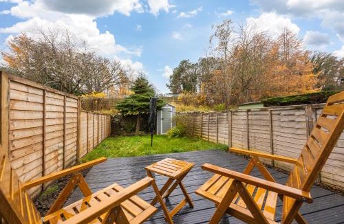 Liberton House | Bright 1-Bed Home with Garden Near Braid Hills Golf Course
