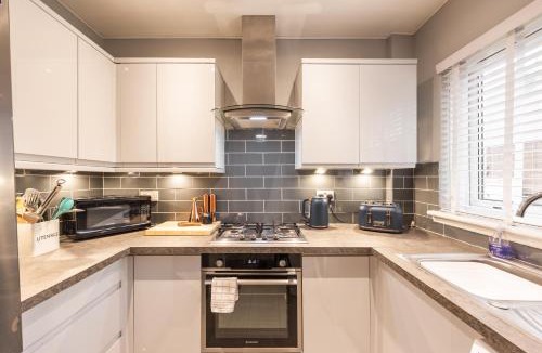 Liberton House | Bright 1-Bed Home with Garden Near Braid Hills Golf Course