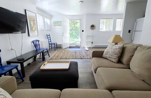 Wellfleet Apartment | Bright 1BD Apartment--Less Than A Mile to Powers Landing, Enclosed Outdoor Shower