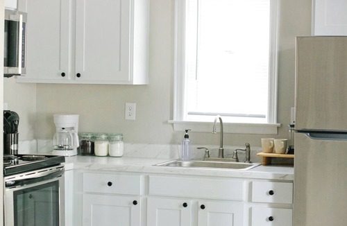 Montgomery Apartment | Bright 1BR Cottage | Central Comfort Stay
