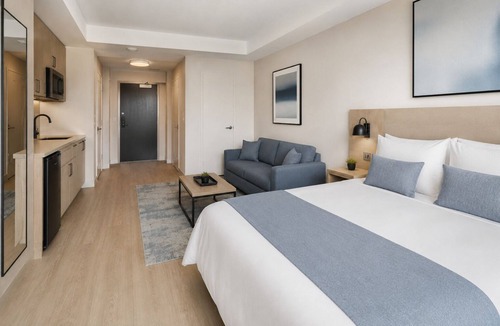 Downtown Toronto Apartment | Bright 1BR Suite in Central Toronto