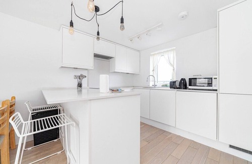 Belgravia Apartment | Bright 2-Bed, 2-Bath with Balcony