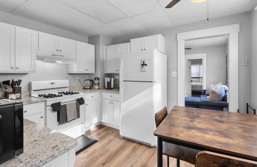 West Rock Condo | Bright 2-Bed Suite, SCSU & Yale