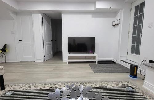 Angus Apartment | Bright 2 Bedroom Basement Apartment in Angus