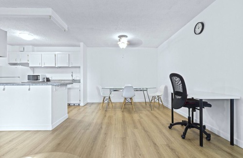 Beltline Apartment | Bright 2 Bedroom Suite at Victoria & Stampede Park
