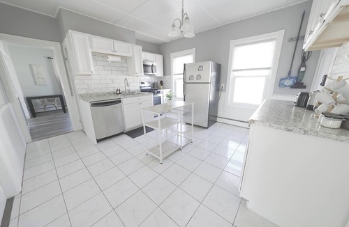 Pawtucket Apartment | Bright 2 BR Apt Great For Working Professionals