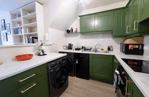 Chapelizod Apartment | Bright 2BDR Split Level Apt Near Phoenix Park