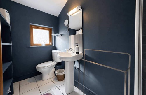 Chapelizod Apartment | Bright 2BDR Split Level Apt Near Phoenix Park