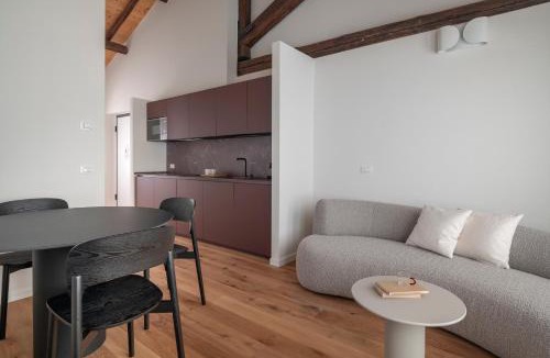 Saragozza-Porto Apartment | Bright 2BR - 2BA - AC - Central Bologna