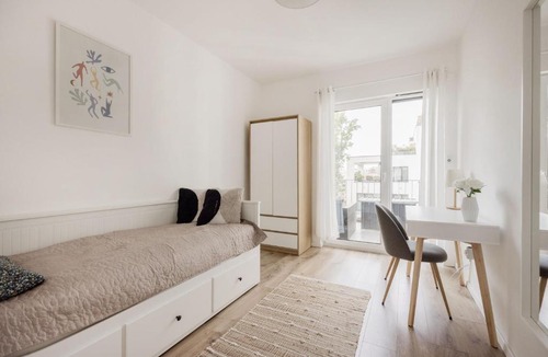 Csarnok negyed Apartment | Bright 2BR Apartment with Terrace