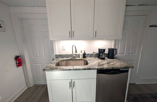 Jeffries Point Apartment | Bright 2BR by Boston Waterfront