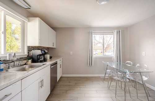 Loveland Apartment | Bright 2BR Home Base AC Washer Minutes to Lake & Trails