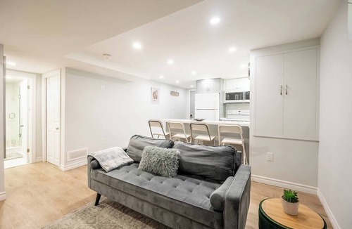 Bathurst Manor House | Bright 2BR Lower Level Sleeps 4 Private Entry