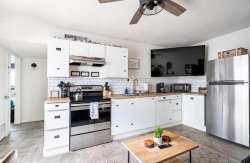 Rincon Heights Apartment | Bright 2BR Oasis Desert Charm and BBQ Nights