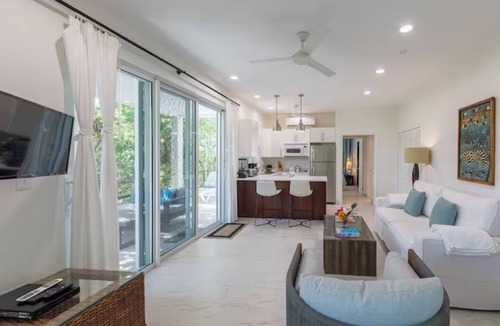 Long Bay House | Bright 2BR Ocean View Villa w/Private Hot Tub and SUV - Wyakha Duplex 1 & 2