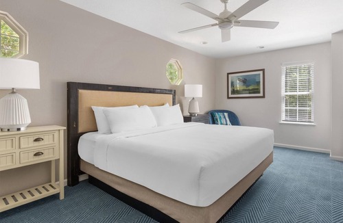 Sea Scape Hotel | Bright 2BR Suite with Kitchen near Avalon Pier & Kitty Hawk Woods Forest