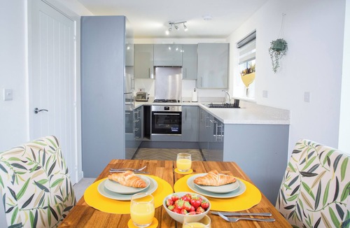 Bolton House | Bright 3-Bed 2.5-Bath Bolton Home