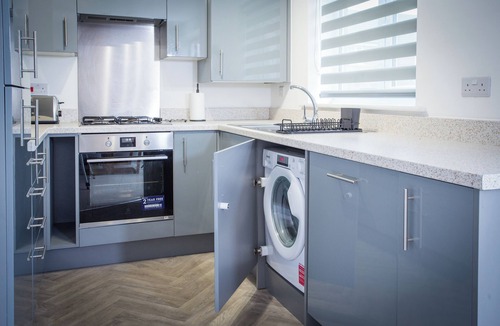Bolton House | Bright 3-Bed 2.5-Bath Bolton Home