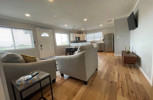 Globe House | Bright 3 bedroom, 2 bath home; game room w/arcade machines - basketball machine