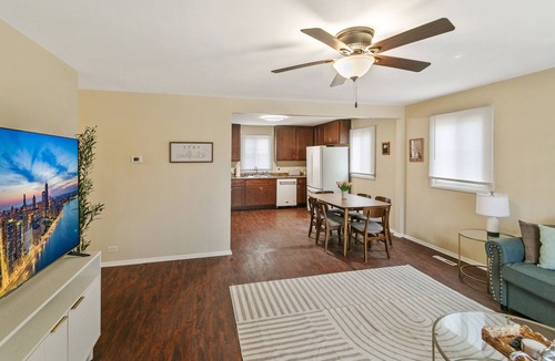 Waukegan House | Bright 3 bedroom Family Retreat With Fenced Yard!