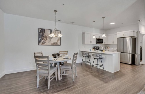 Utah County Condo | Bright 3BR Home in Quiet Community Pool & Fitness Center