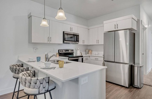 Utah County Condo | Bright 3BR Home in Quiet Community Pool & Fitness Center
