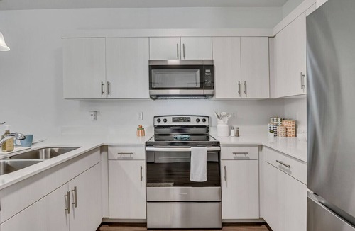Utah County Condo | Bright 3BR Home in Quiet Community Pool & Fitness Center