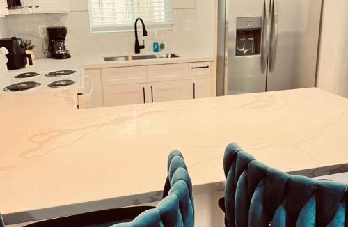 College West House | Bright 4BR2B Retreat Close to SDSU