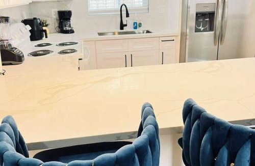 College West House | Bright 4BR2B Retreat Close to SDSU