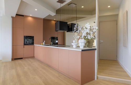 Monastiraki Apartment | Bright Acropolis Loft Plunge Pool