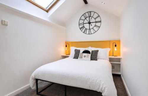 Salisbury House | Bright & Airy Home Close To Salisbury Centre