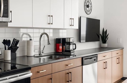 Five Points South Apartment | Bright + Airy Studio | Perfect City Escape 7
