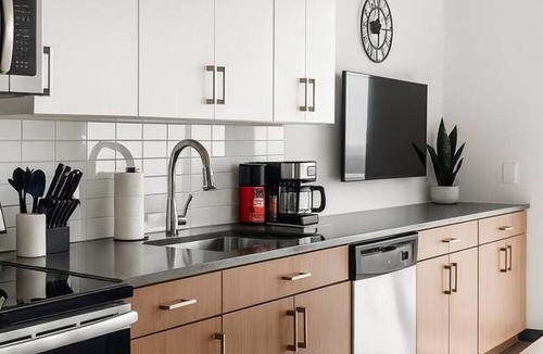 Five Points South Apartment | Bright + Airy Studio | Perfect City Escape 15