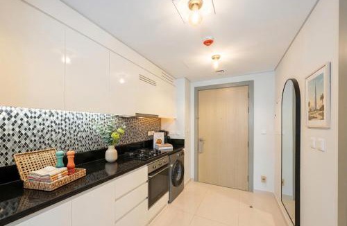 Sheikh Zayed Road Apartment | Bright, Airy Studio with Contemporary Vibes